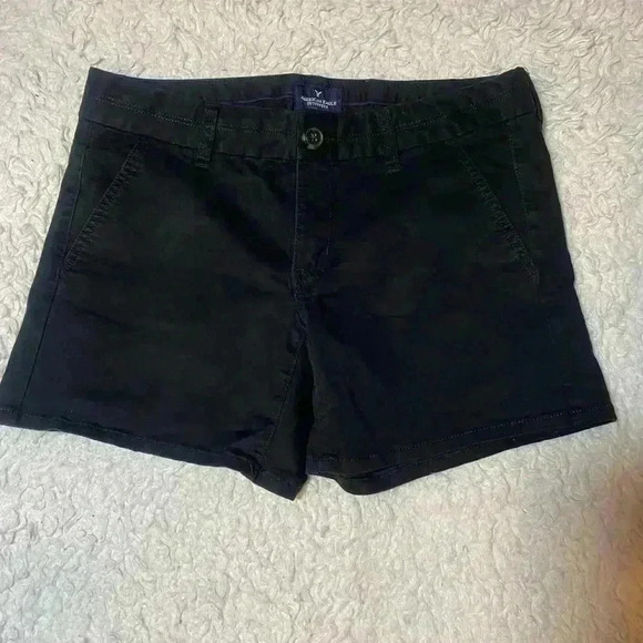 Women’s American Eagle Outfitters black stretch shorts with pockets . Size 6 - Picture 1 of 4
